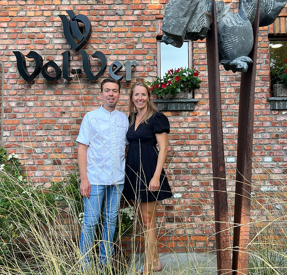 Sharon De Volder en Sébastien Ververken voor het restaurant